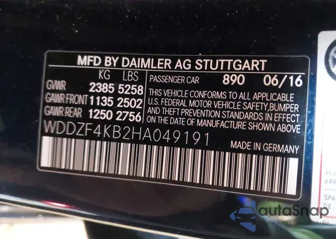 2017 Mercedes-Benz E 300 4Matic z USA, uszkodzony, nr VIN WDDZF4KB2HA049191